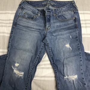 Distressed American Eagle cropped jeans